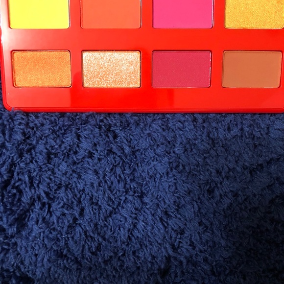 Artist Couture Caliente Eyeshadow Palette - Picture 2 of 4